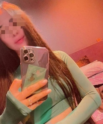 🌟 Я креативная, интеллигентная и опытная индивидуалка, которая придет на помощь тебе в твоих самых смелых фантазиях. 🌹 Я живу в Москве, эта страстная и романтическая столица, где мы можем провести незабываемое время вместе. 🌆 У меня есть множество нежных и чувственных услуг, чтобы удовлетворить тебя до кончика пальца. 💋 Я обладаю не только красивой внешностью, но и умением создать атмосферу релаксации и уюта. ⭐️ Отзывы обо мне говорят сами за себя - мои клиенты остаются в полном восторге от встреч с чувственной Московской львицей. 🐾 Сделай свои фантазии реальностью, приходи ко мне и ты не пожалеешь! Фото - настоящие! 😘 Екатерина
